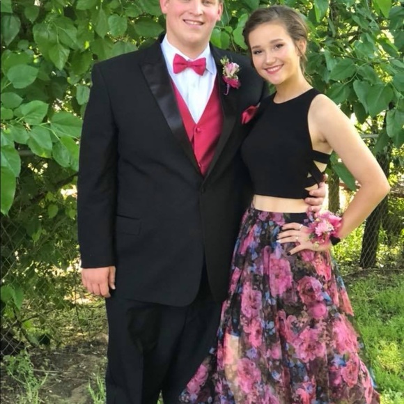 Prom dress - Picture 2 of 2